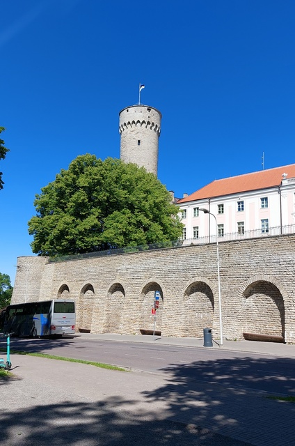 Buses on Falgi road in Tallinn rephoto