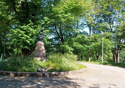 Tallinna vaade. Monument pargis rephoto