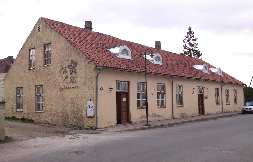 A. Lake house in Kuressare rephoto