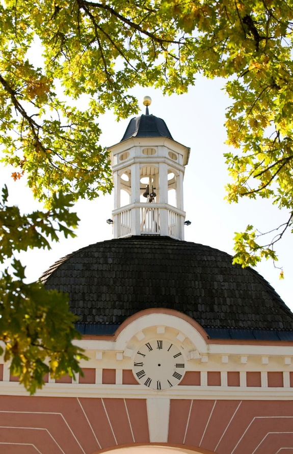 Gates tower of Sagadi Manor rephoto