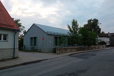 Kuressaare peremajad Tolli ja Kohtu tn nurgal. Arhitektuuribüroo Kavakava, arhitektid Siiri Vallner, Katrin Koov, Kaire Nõmm rephoto