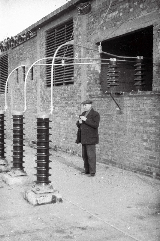 II Maailmasõja ajal saksa okupatsioonivägede poolt purustatud Kiviõli Põlevkivikeemia Kombinaadi eketrialajaama taastamine.