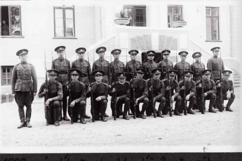 Eesti Vabariigi Scoutspataljoni noorsõdurite  - keskkooliõpilaste rühm.