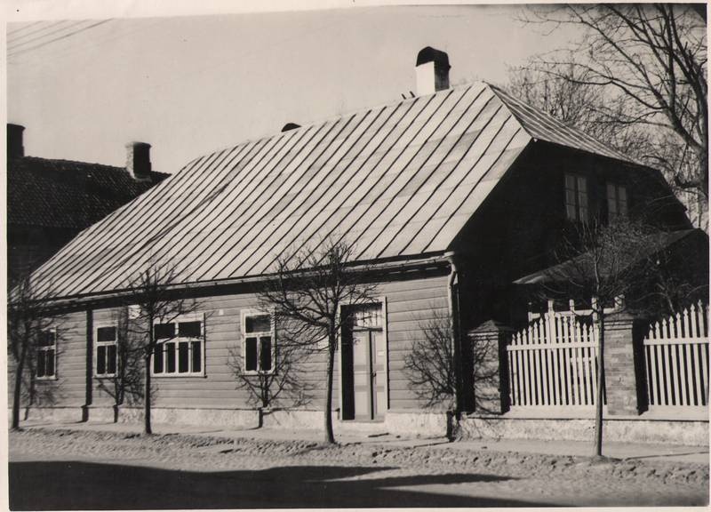Foto. Fr. R. Kreutzwaldi elumaja. 1954.