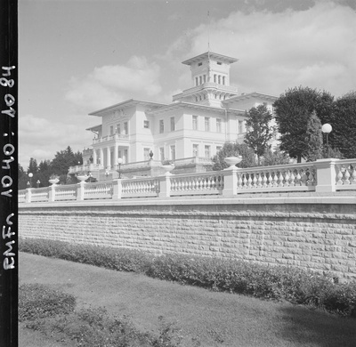 Oru loss Toilas  similar photo