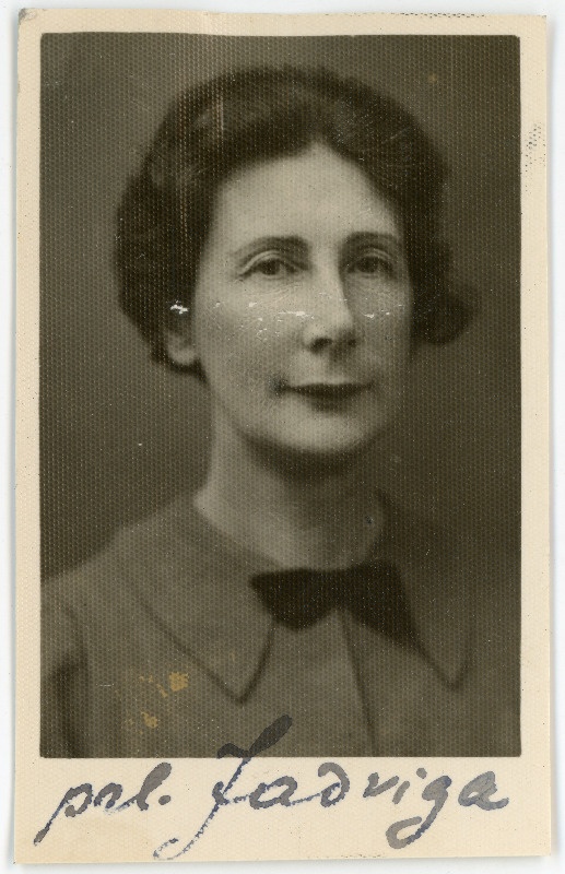 Balczunas, Jadviga, sünd 1881. Portreefoto välispassi saamiseks esitatud avalduse juurde