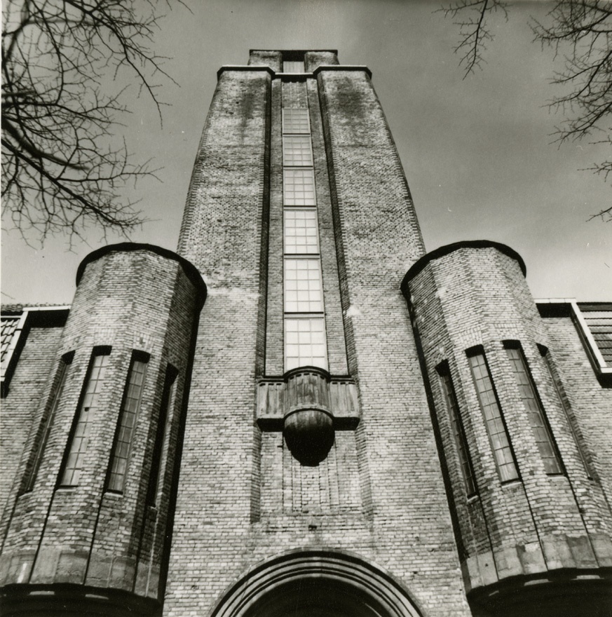 Pauluse kirik Tartus, läänefassadi detail. Arhitekt Eliel Saarinen