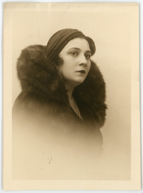 Niina Besprosvanõi. Passitaotluse foto