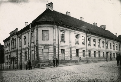 Tartu Tütarlaste Gümnaasium, vaade hoonele nurgalt  duplicate photo