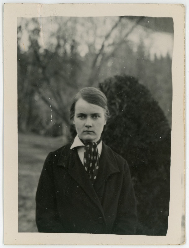 Bulmerincq, Irene Vita Berta Agnes, s 1913. Portreefoto välispassi saamiseks esitatud avalduse juurde