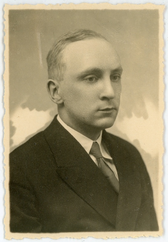 Dehn, Friedrich Arthur von (ka Frits või Fritz), sünd 1902. Portreefoto välispassi saamiseks esitatud avalduse juurde