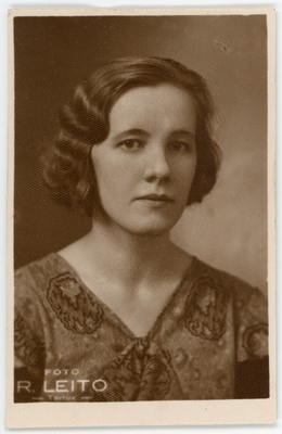 Drosdov, Sinaida, sünd 1905. Portreefoto välispassi saamiseks esitatud avalduse juurde  duplicate photo