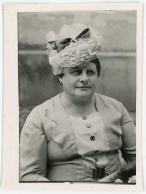 Ehlertz, Sophie Luise Margarethe, sünd 1886. Portreefoto välispassi saamiseks esitatud avalduse juurde  duplicate photo