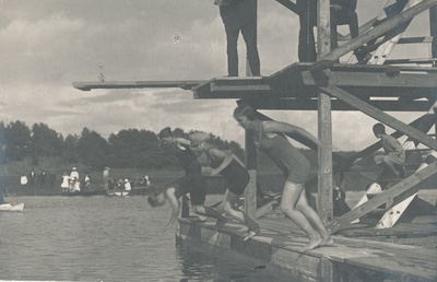 Esimesed Eesti mitteametlikud meistrivõistlused ujumises  similar photo