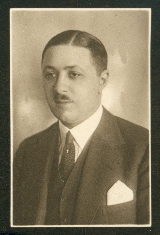 Fallstein, Leon, sünd 1894. Portreefoto välispassi saamiseks esitatud avalduse juurde