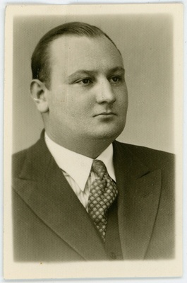 Gerber, Gerhard, sünd 1910. Portreefoto välispassi saamiseks esitatud avalduse juurde  duplicate photo