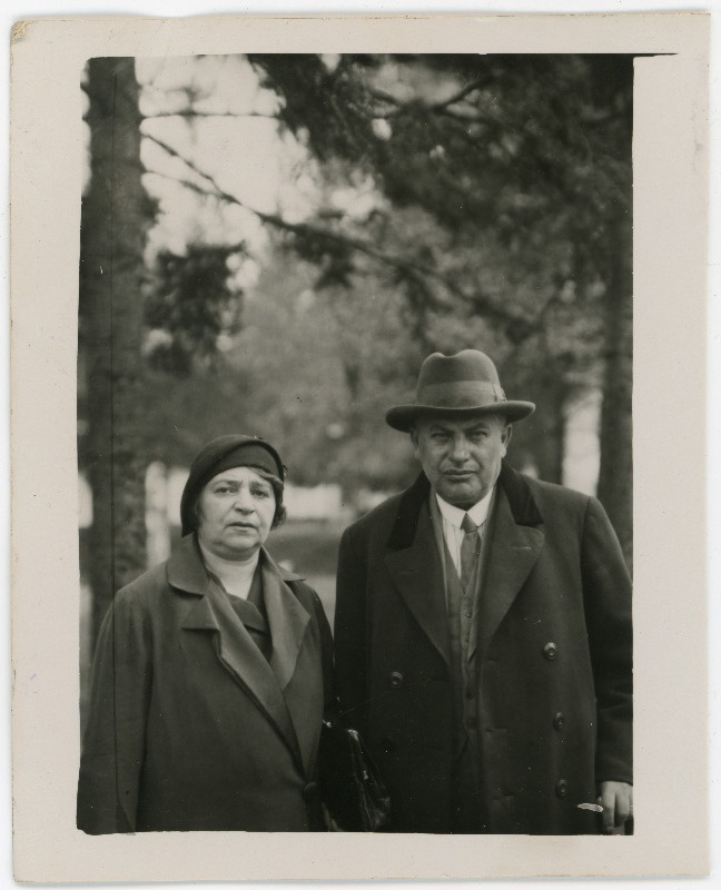 Moisei (snd. 1877) ja Rasa Furmanski (snd.1882) välispassi taotluse juurde esitatud foto