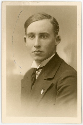 Girard de Soucanton, Johann Gustav Maurice, s 1914. Portreefoto välispassi saamiseks esitatud avalduse juurde  duplicate photo