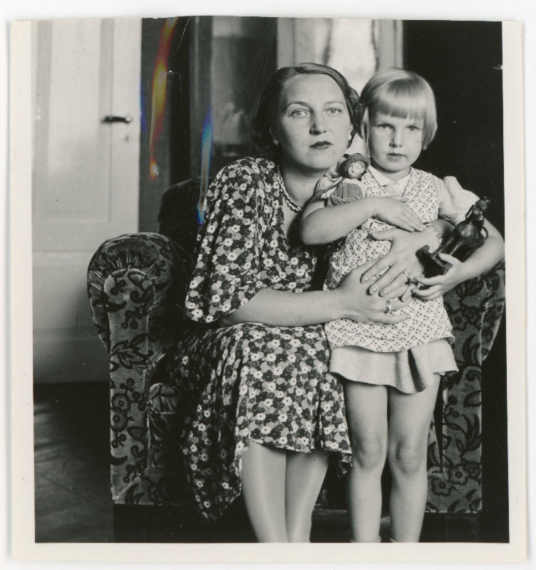 Käthe-Alexandrine ja Ly-Ingrid Hahn. Passitaotluse foto