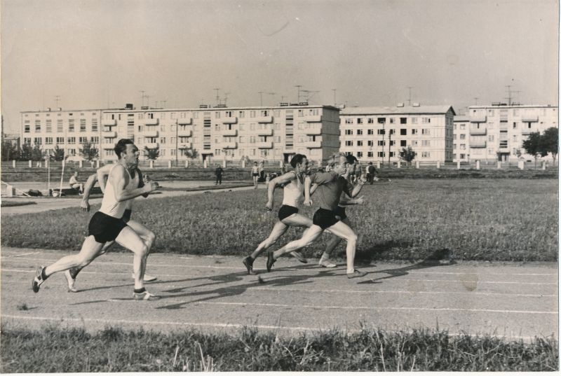 Foto. Uus elamumassiiv Haapsalus.