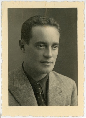 Henoch Intreligator. Passitaotluse foto  duplicate photo