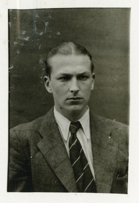 Volker-Hans-Alfred-Lothar Hoyningen-Huene. Passitaotluse foto  duplicate photo