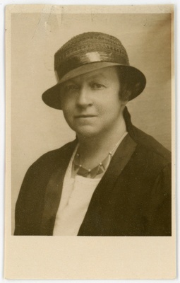 Margarethe Hradetzky. Passitaotluse foto  duplicate photo