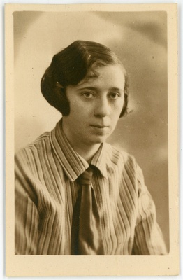 Gertrud Hüüs. Passitaotluse foto  duplicate photo