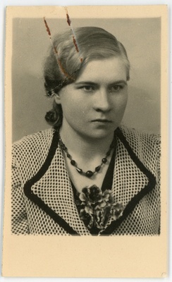 Aleksandra Jõgi. Passitaotluse foto  duplicate photo