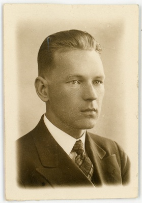 Lembit Jõhvikas. Passitaotluse foto  duplicate photo