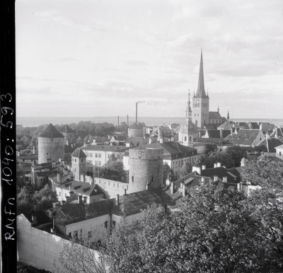 Tallinn, vaade Toompealt Oleviste kiriku poole  similar photo