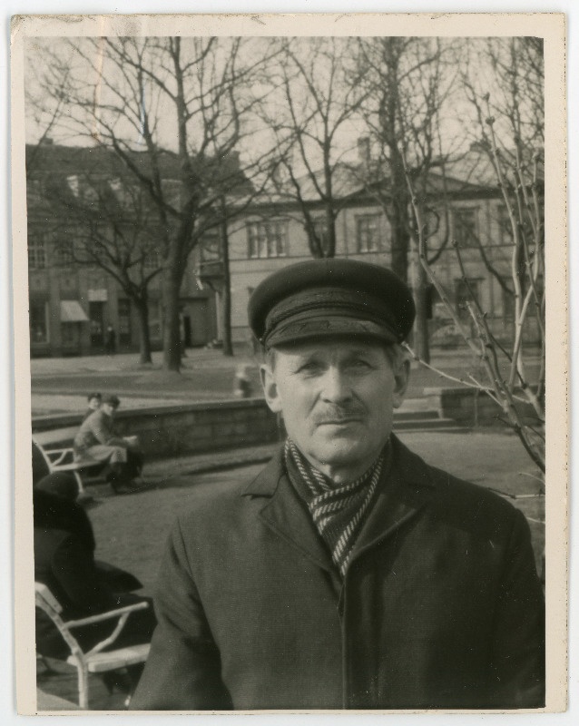 Vilhelm-Johannes Kadarik. Passitaotluse foto
