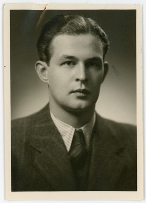 Valter Karien. Passitaotluse foto  duplicate photo