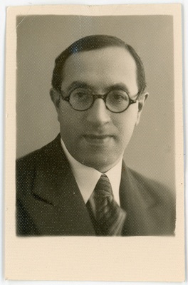 Moisei Kirsner. Passitaotluse foto  duplicate photo