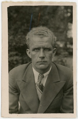 Arthur Kruusmägi. Passitaotluse foto  duplicate photo