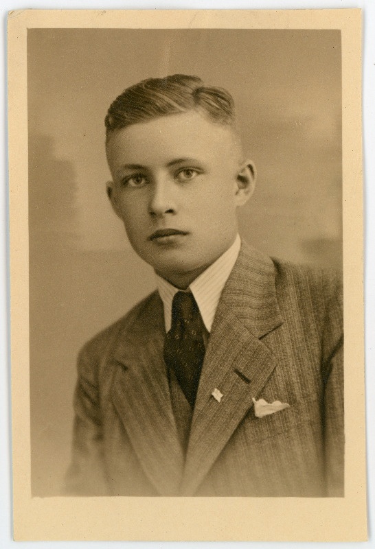 Adolf-Eduard Kõrge. Passitaotluse foto