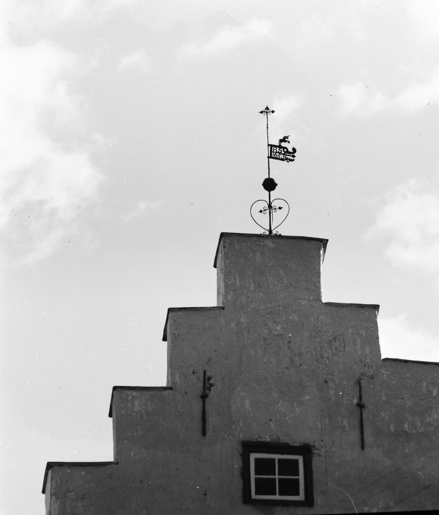 Narva, Baltzer Schrammi maja tuulelipp