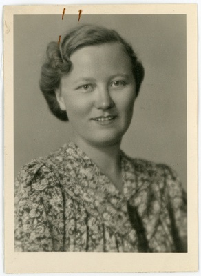 Helene Liiv. Passitaotluse foto  duplicate photo