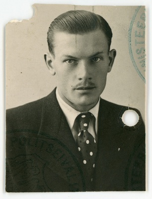 Karl-Ferdinand Liivo. Passitaotluse foto  duplicate photo
