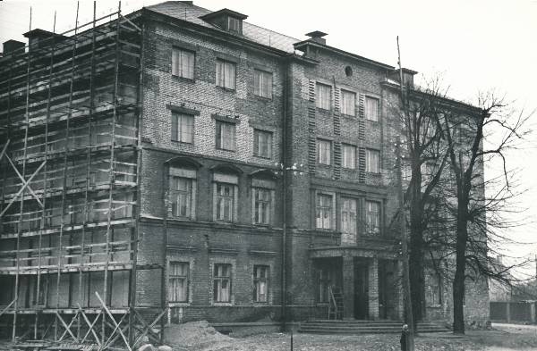 Tartu ülikool, lõpetatakse ühiselamu Pälsoni 23 (Pepleri 23) ehitamist. 1953. Foto Hillar Palamets.
