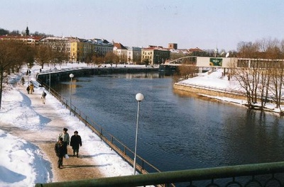 Tartu kesklinn ja Emajõgi. Tartu, 1999. Foto Aldo Luud.  similar photo