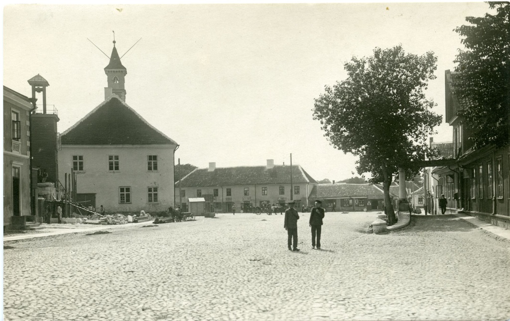 Kuressaare keskväljak