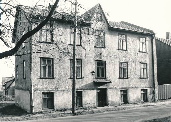 Karlova linnaosa: Salme t 4. Tartu, 1990.