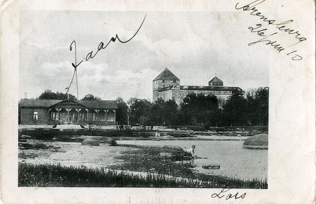 Joogipaviljon Kuressaare rannas