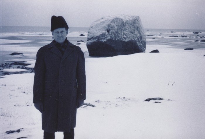 Photo Lembit Odres Kärdla beach with a big stone