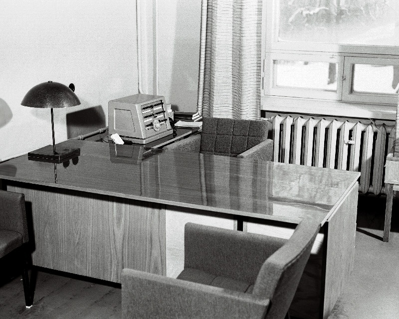 Vinni näidissovhoostehnikumi direktori Heino Kallaste töölaud.