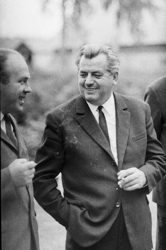 Võru rajooni Väimele näidissovhoostehnikumi direktor Heino Kuusik.