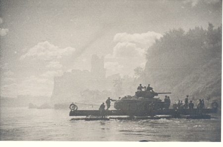 Teise maailmasõja sündmused Narvas. Tankide forseerimine Narva jõel