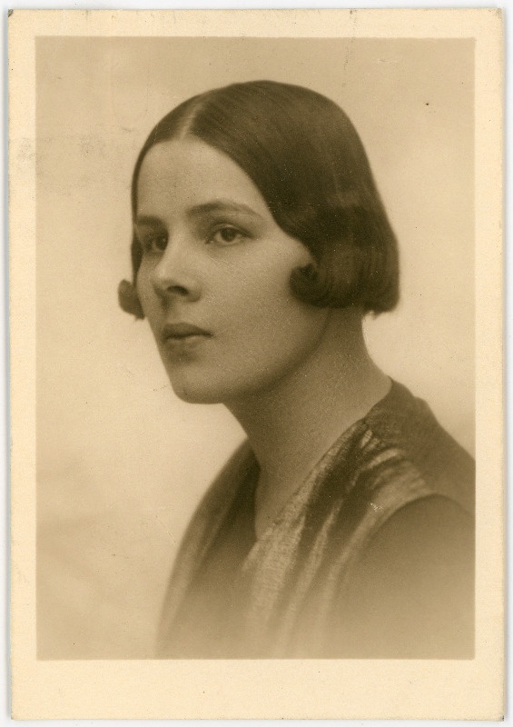 Laine-Ilona Määr. Passitaotluse foto