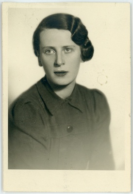 Helene-Ida-Elisabeth Zur-Mühlen. Passitaotluse foto  duplicate photo